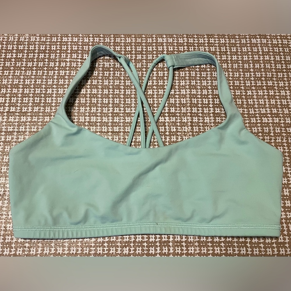 Lululemon sports bra Mint Green Size 6 GUC